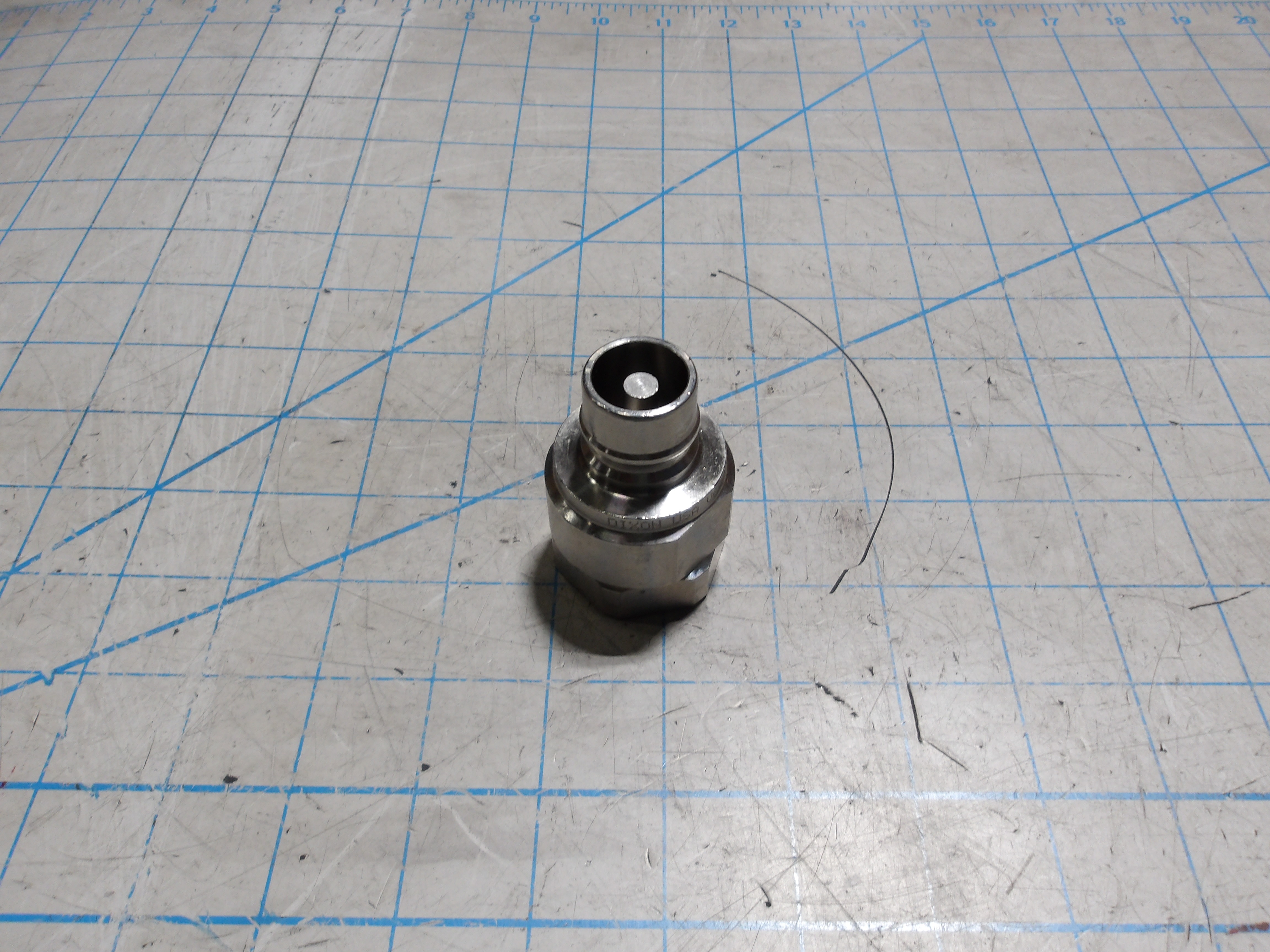 Plug, Female, Valved, V-Series - Uncategorized