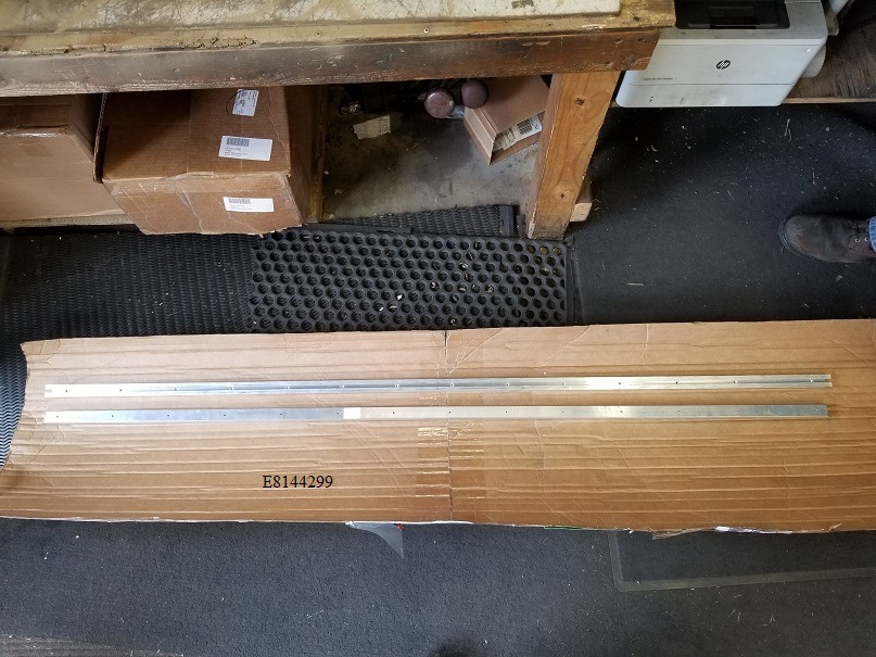 Retainer, Weatherstrip - Carbody